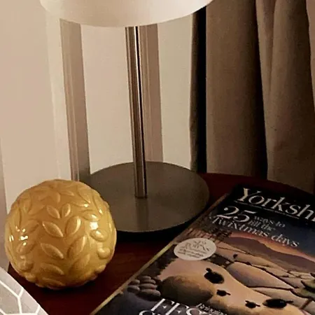 Betty's Minster View - 6 Twins Or 3 Superkings -central With Free Parking