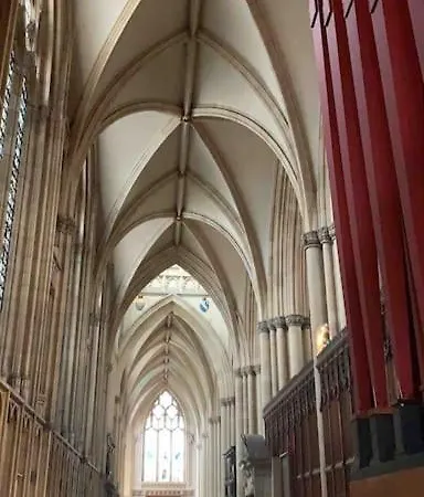 Betty's Minster View - 6 Twins Or 3 Superkings -central With Free Parking York