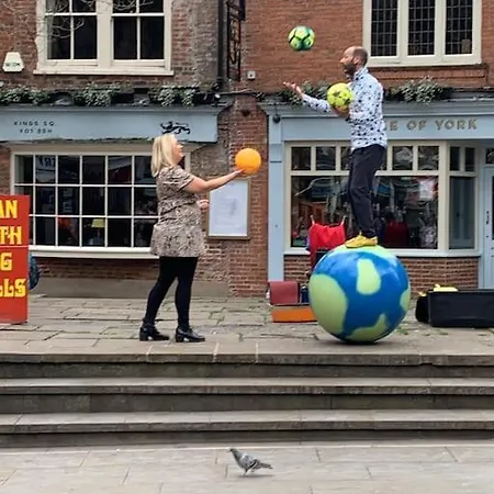 Betty's Minster View - 6 Twins Or 3 Superkings -central With Free Parking Apartmán *